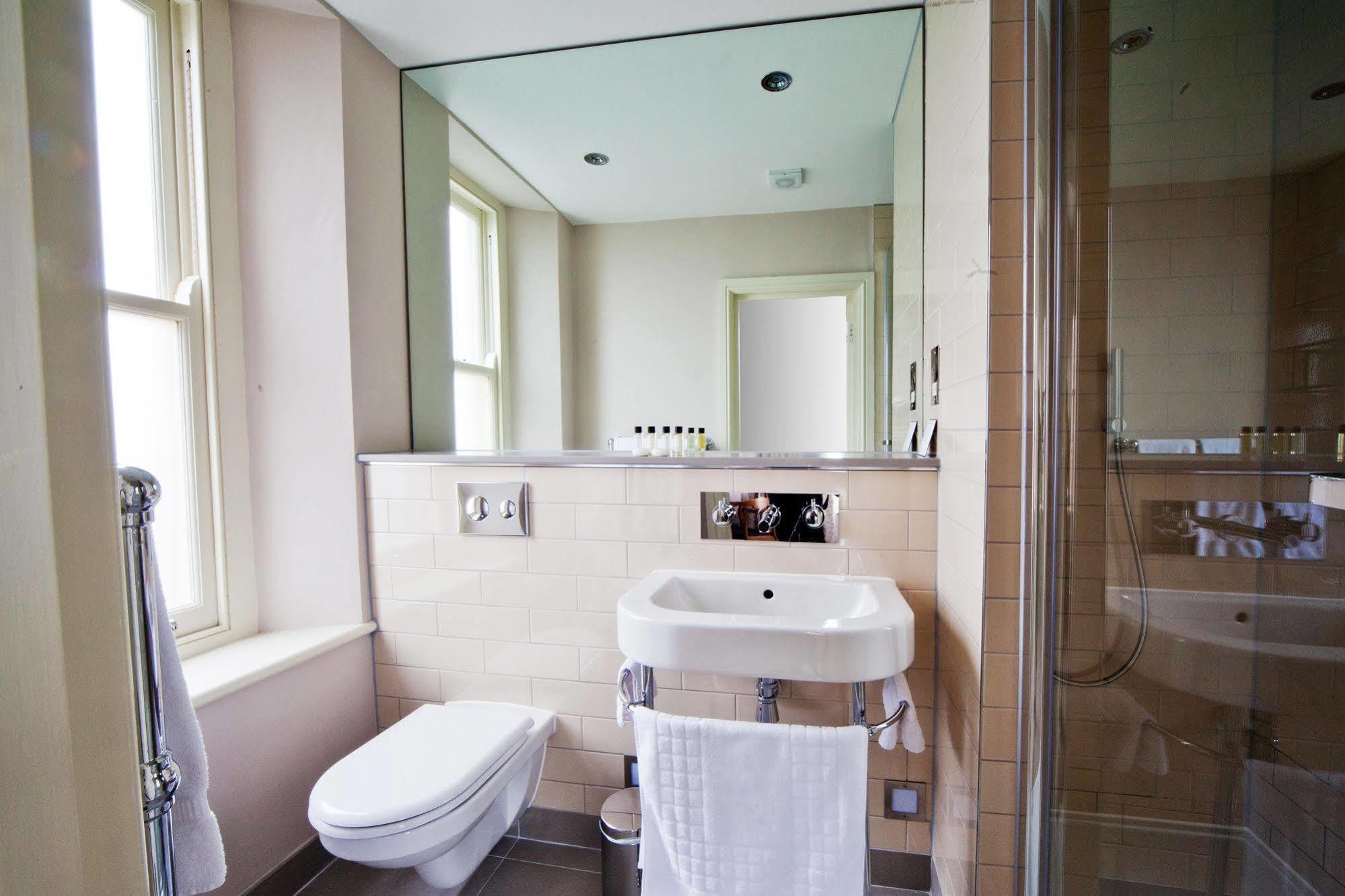 Gasthof The Wellington 4*